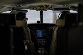 Las organizaciones de pilotos reclaman ayudas públicas para democratizar el acceso a la profesión